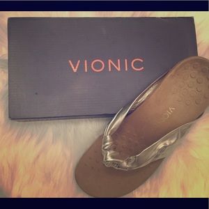 NEW Vionic Gold Sandals Size 10